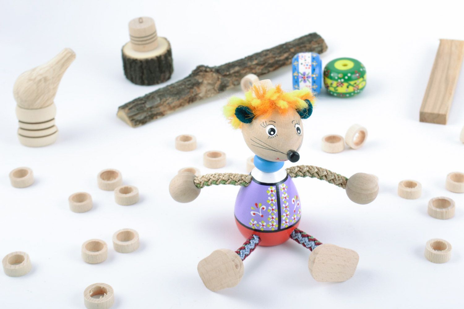Деревянная эко игрушка мышонок расписной маленький на подарок ручная работа фото 1