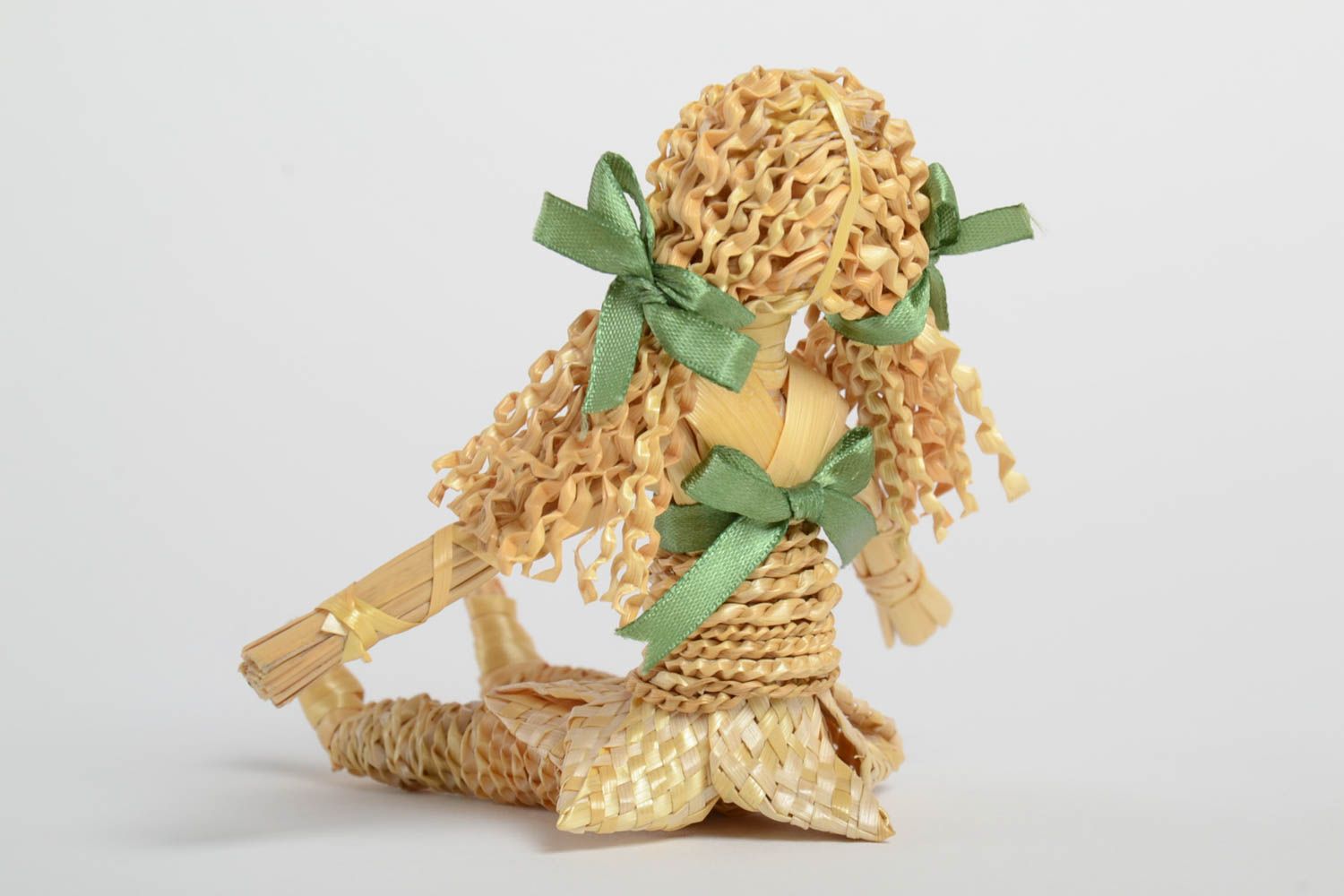 Интерьерная игрушка плетеная из соломы ручной работы оригинальная авторская фото 3