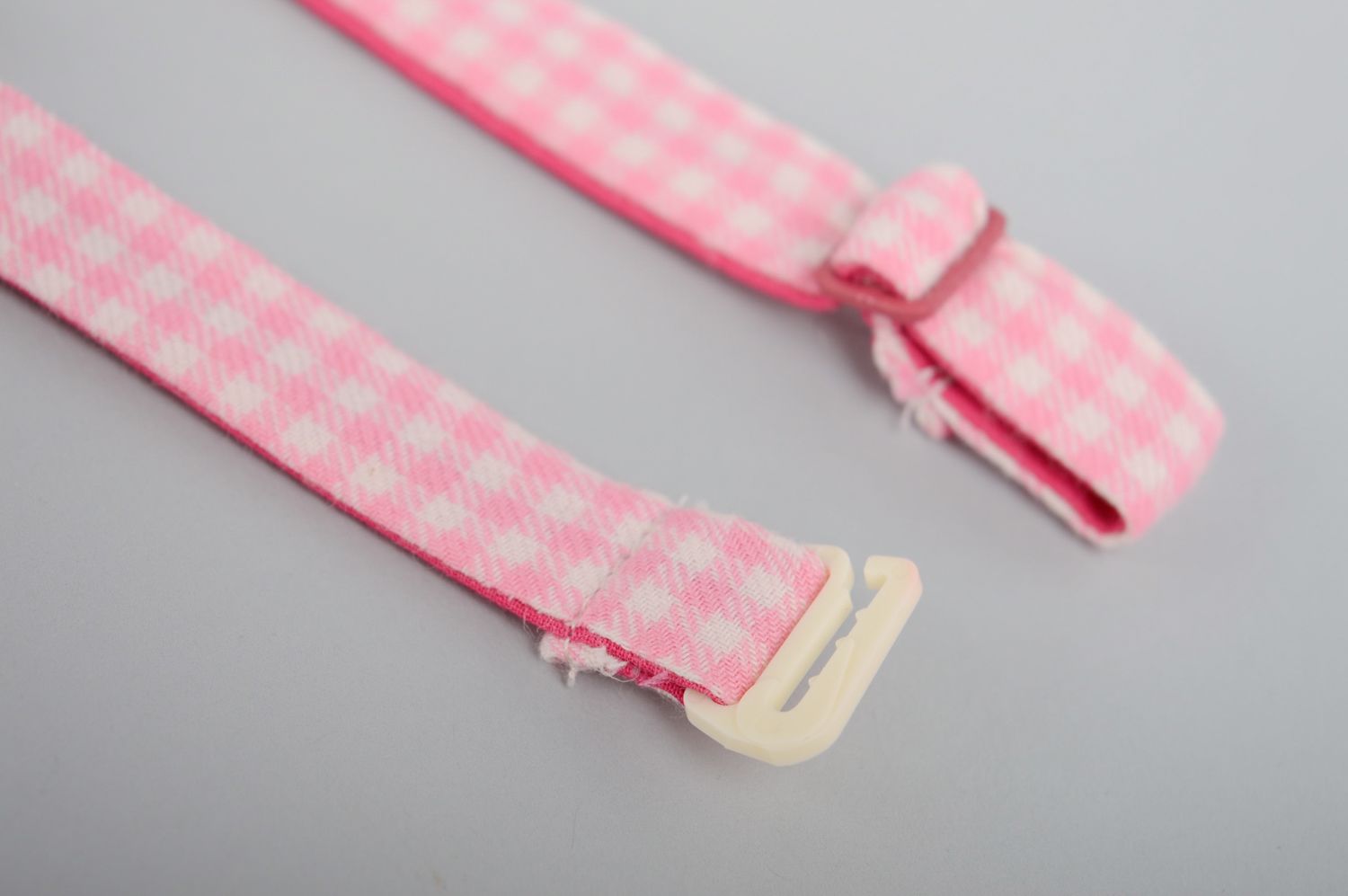 Corbata de lazo rosada foto 5