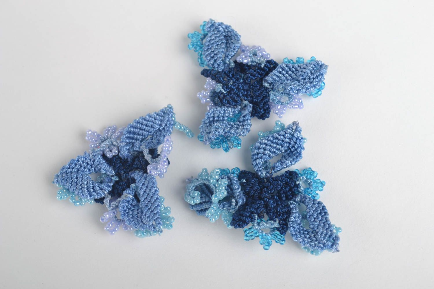 Украшения ручной работы броши цветы плетеные броши 3 штуки в виде синих цветов фото 3