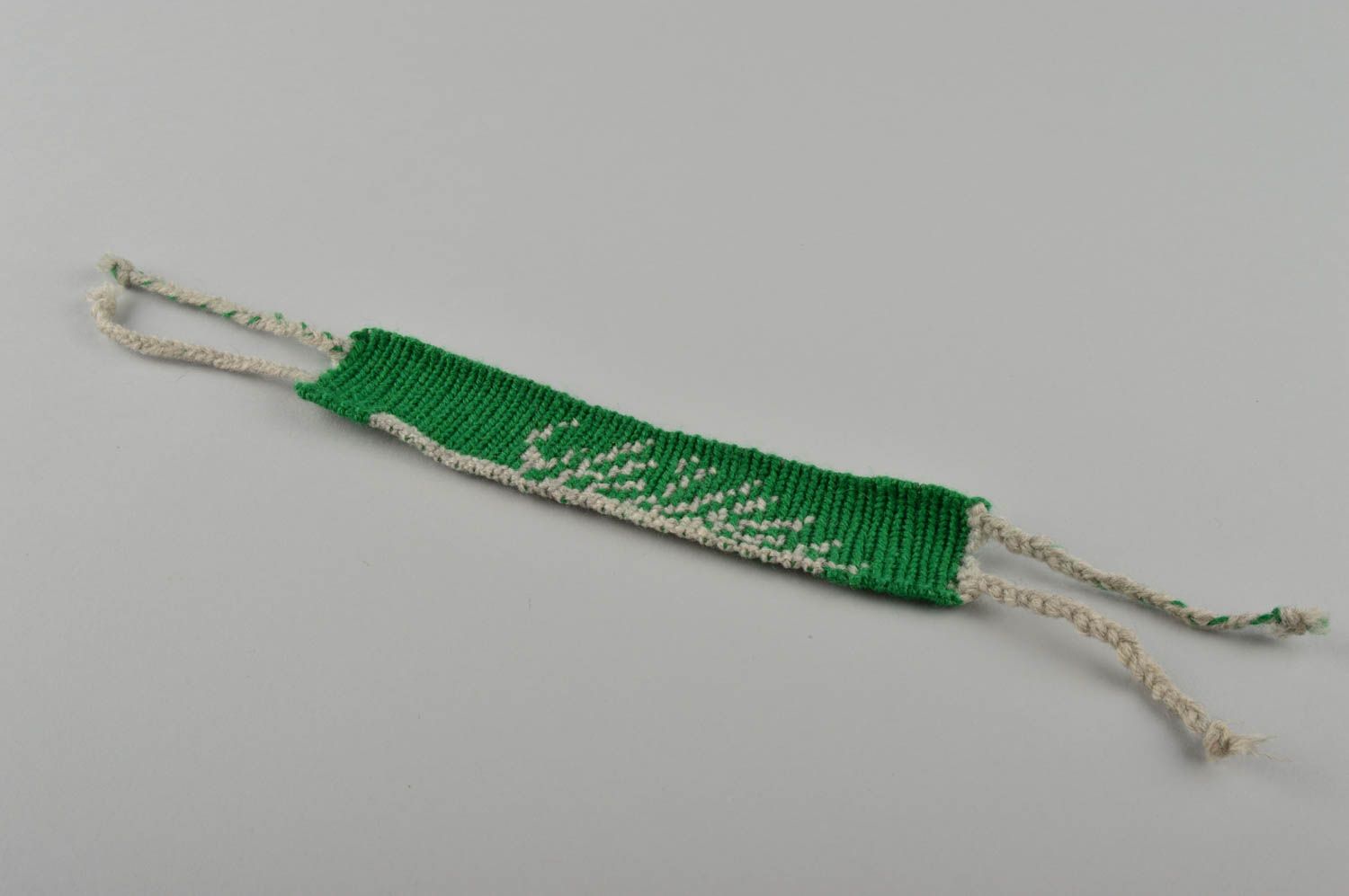 Браслет из ниток ручной работы модный браслет зеленый с серым плетеный браслет фото 1
