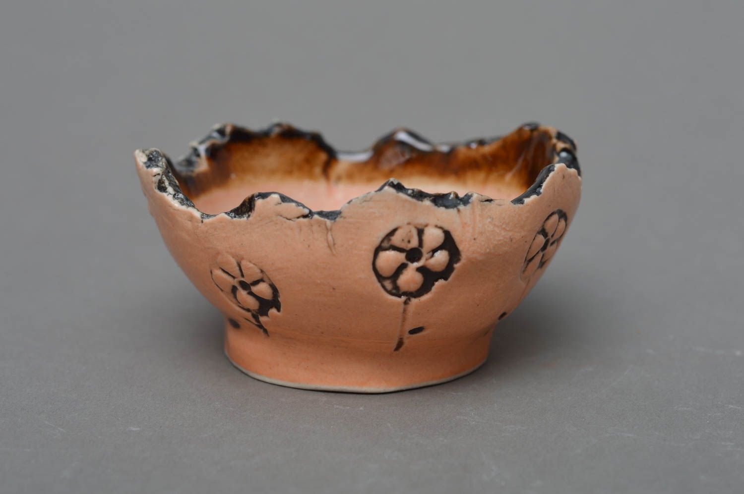 Saucière en porcelaine petite brune motif floral peinte de glaçure faite main photo 2