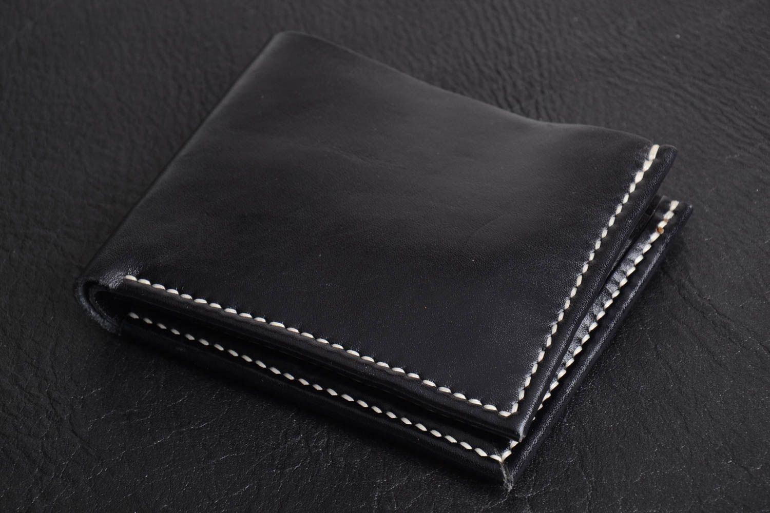 Stilvolle schwarze Geldbörse aus Leder handmade schön Accessoire für Männer foto 1