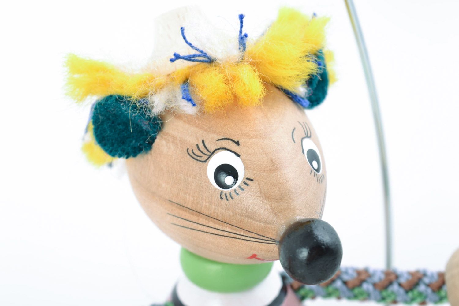 Handgemachtes umweltfreundliches Öko Spielzeug aus Holz Junge für Spielen foto 4