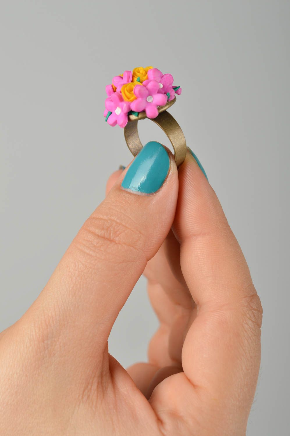 Bague fleurs Bijou fait main en pâte polymère et métal Cadeau pour femme photo 3