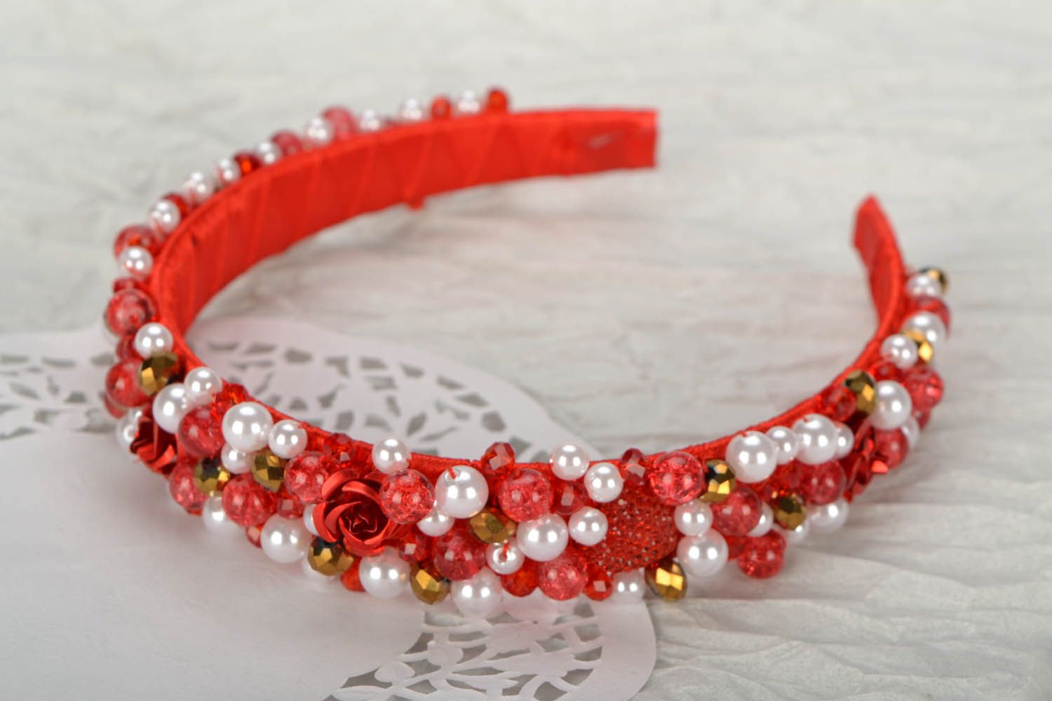 Red and white embroidered headband  photo 1