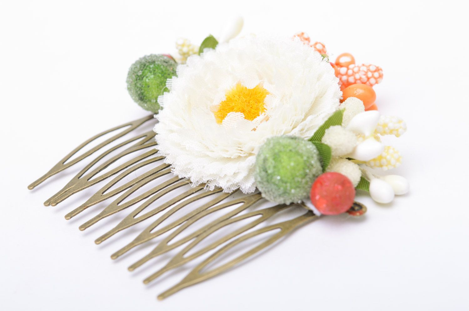 Handmade decorative metal hair comb with artificial flowers and berries Chamomile photo 5