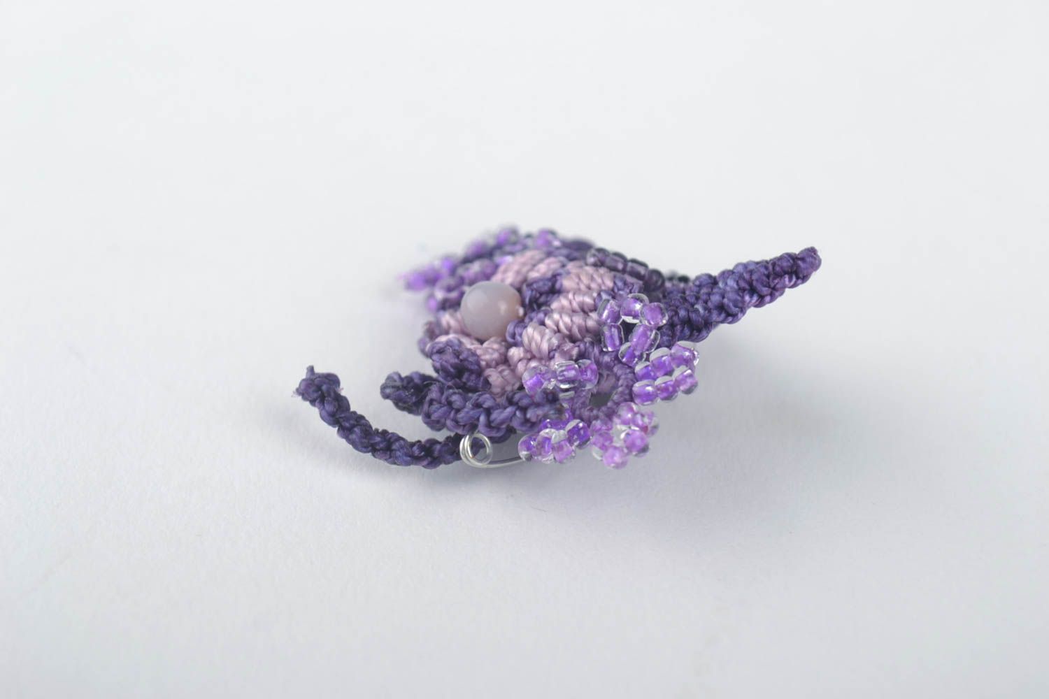 Украшение ручной работы брошь цветок плетеная брошь фиолетовая макраме анкарс фото 4