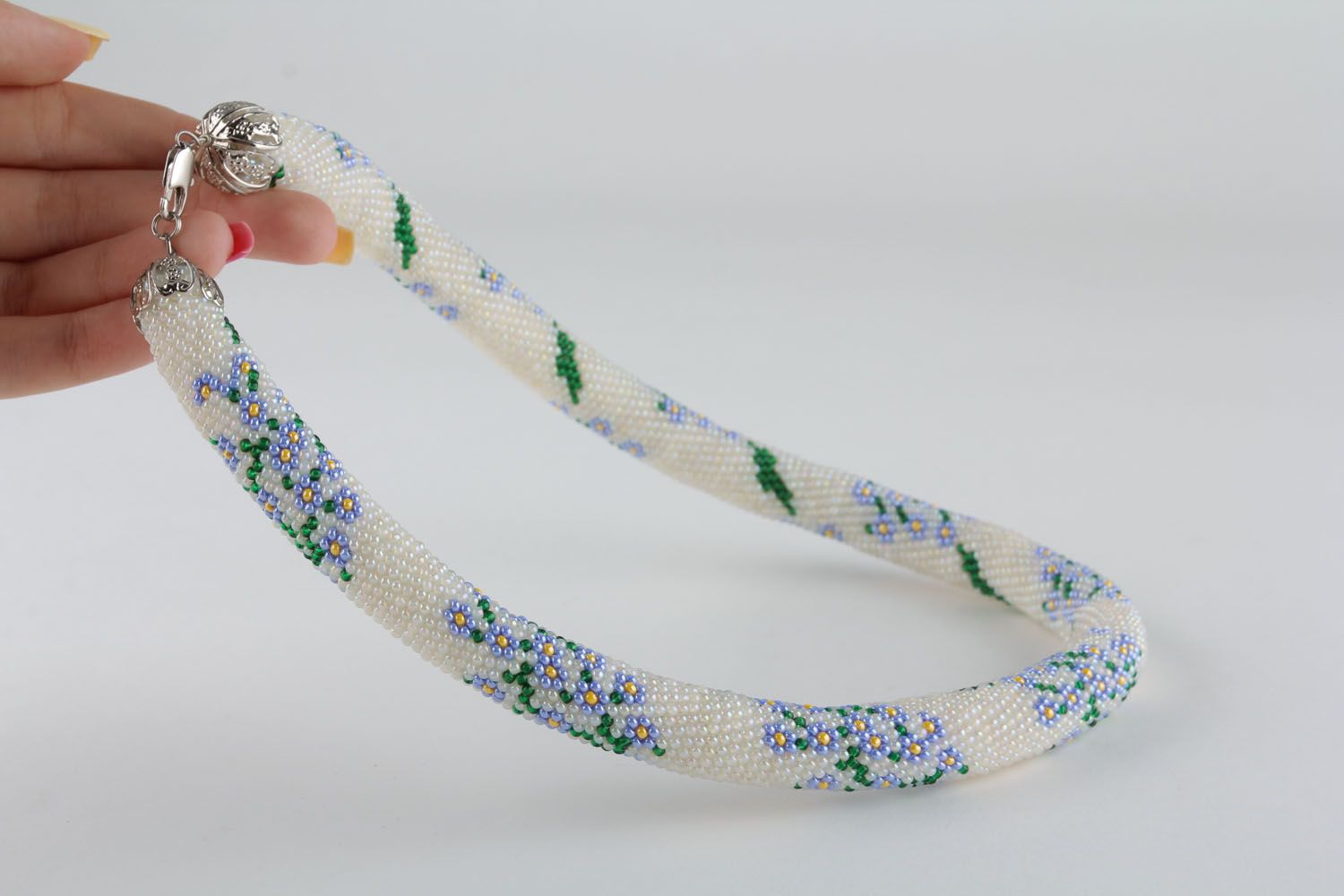 Collana tubolare intrecciata fatta a mano accessori da donna di perline
 foto 4