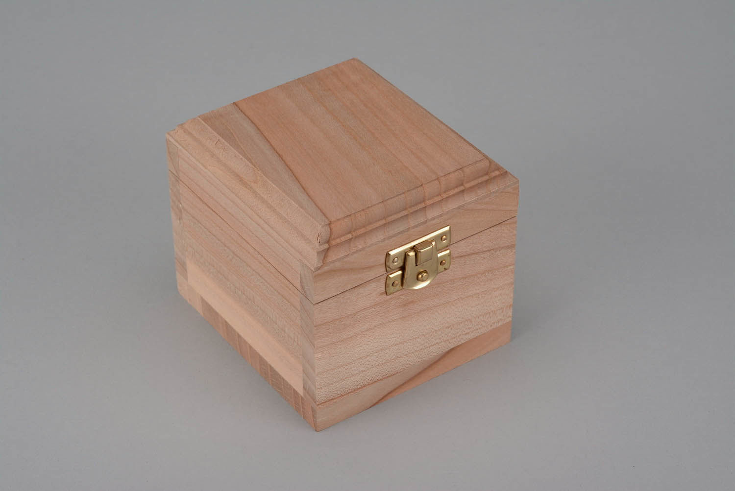 Caja en blanco de madera para decoupage foto 3