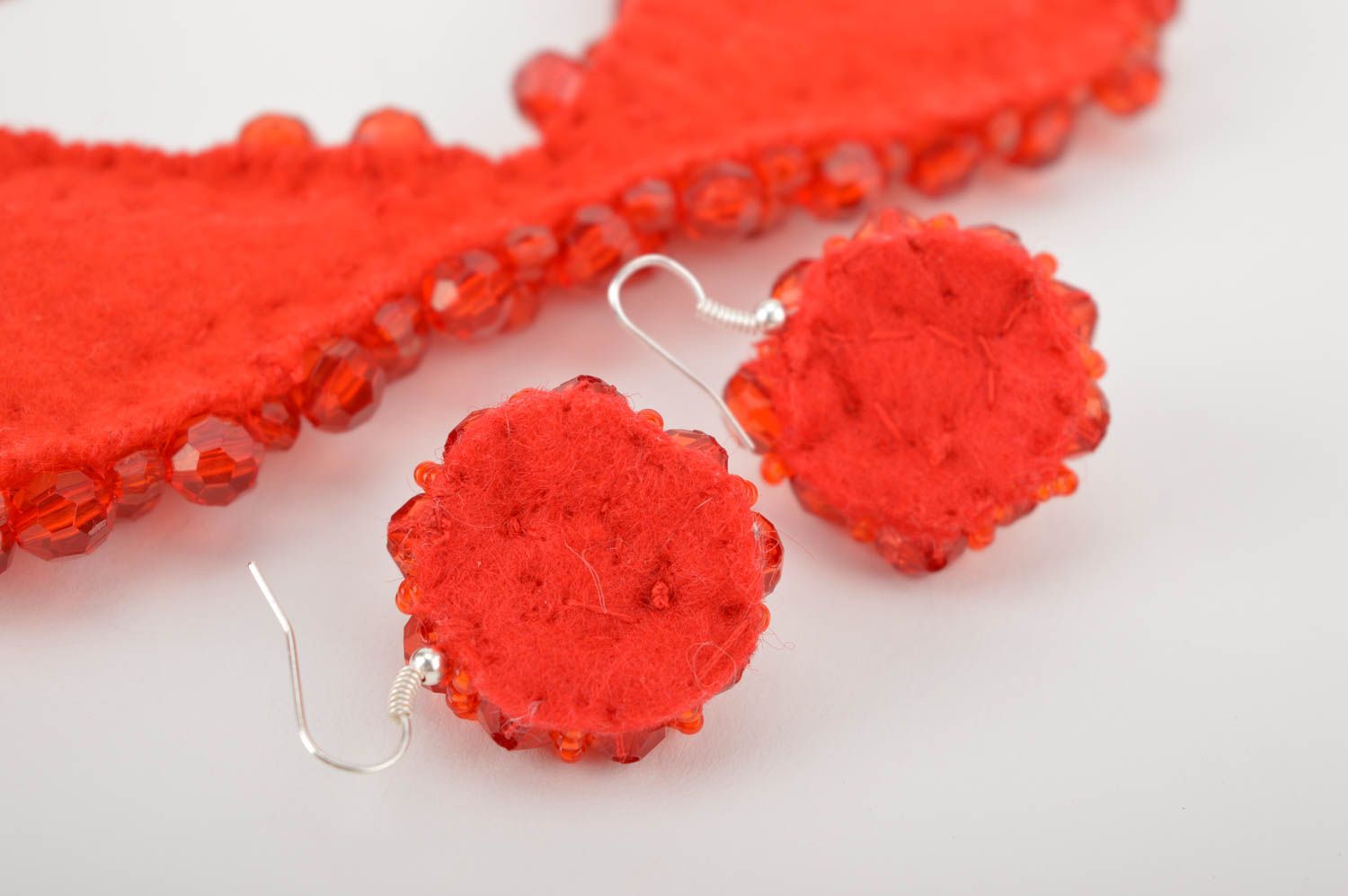 Handmade Damen Kragen Designer Ohrringe Frauen Schmuck Set in Rot mit Glasperlen foto 4