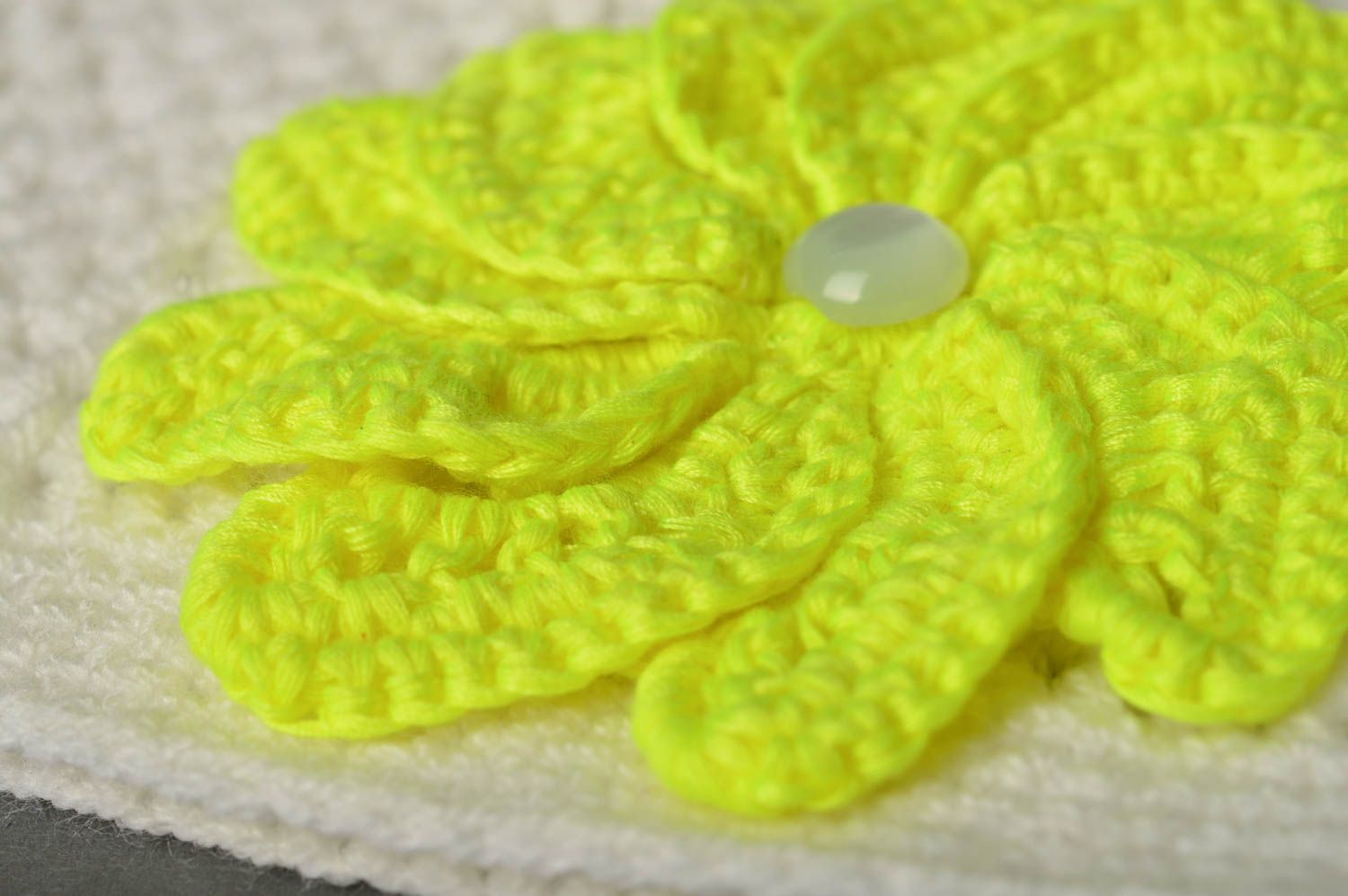 Bonnet tricot fait main Chapeau au crochet léger fleur jaune Vêtement enfant photo 4