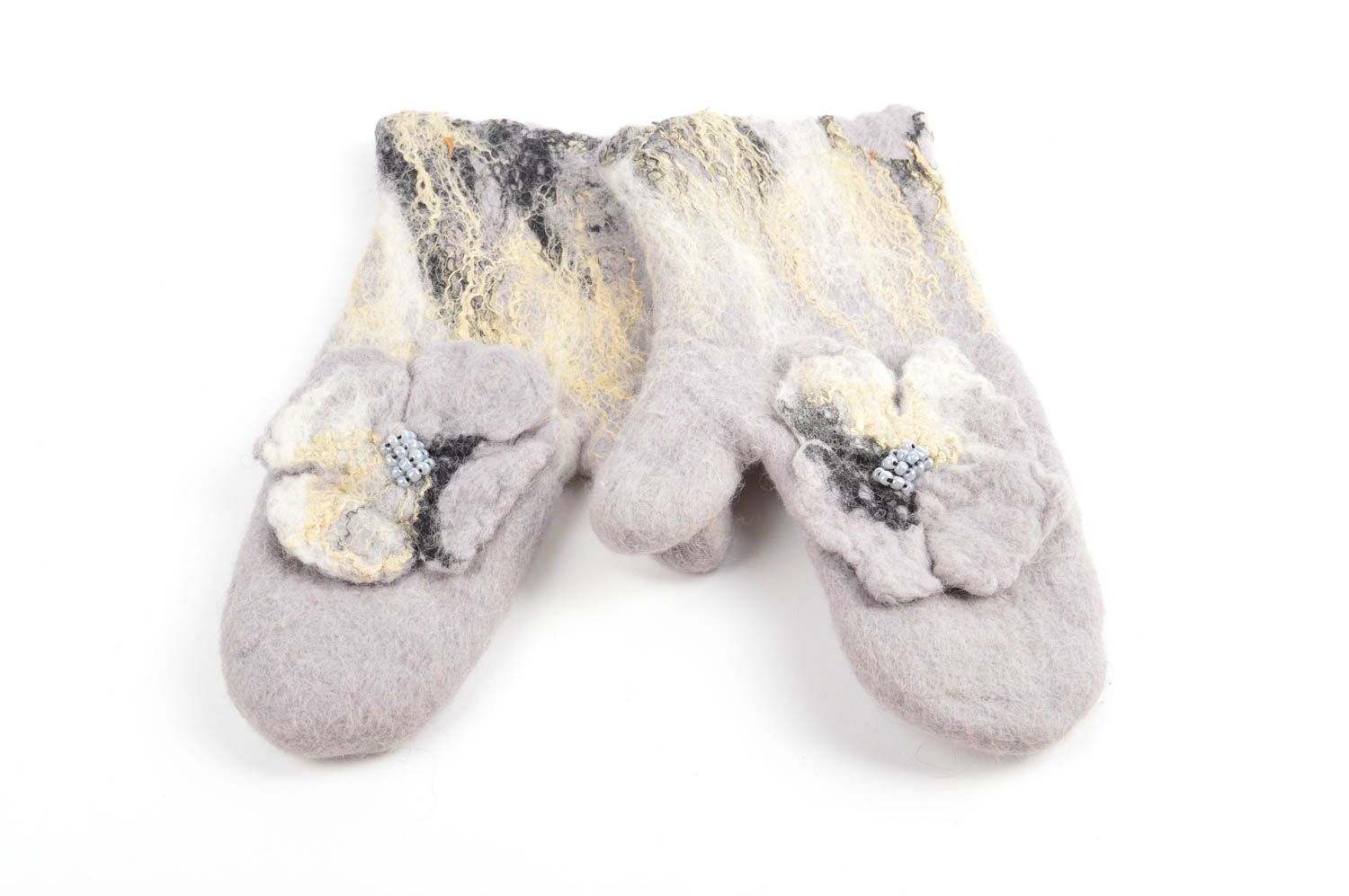 Moufles hiver Gants fait main gris laine feutrée Vêtement hiver fleurs design photo 3