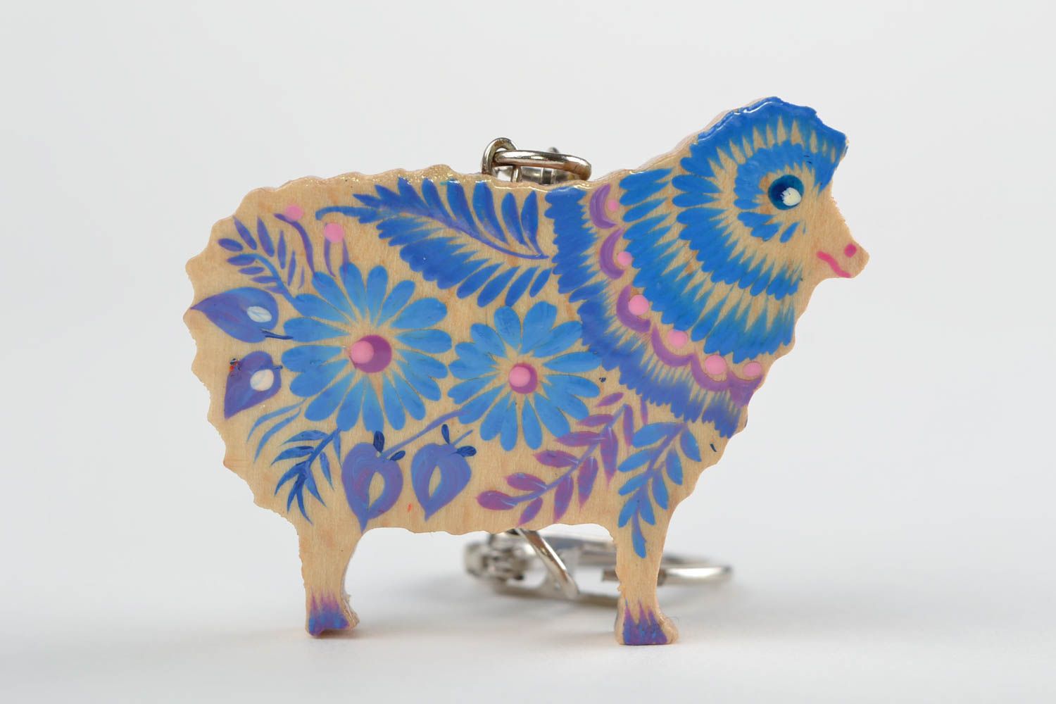 Брелок из дерева в виде фигурки овечки с Петриковской росписью ручная работа фото 8