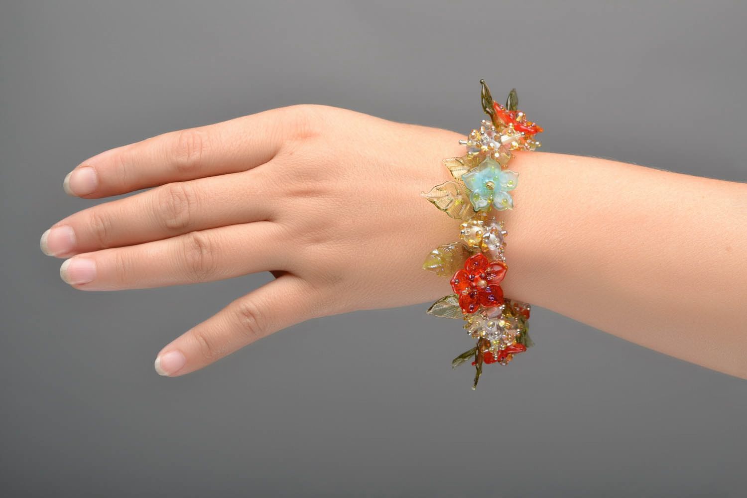 Bracelete floral de vidro artesanal  foto 3
