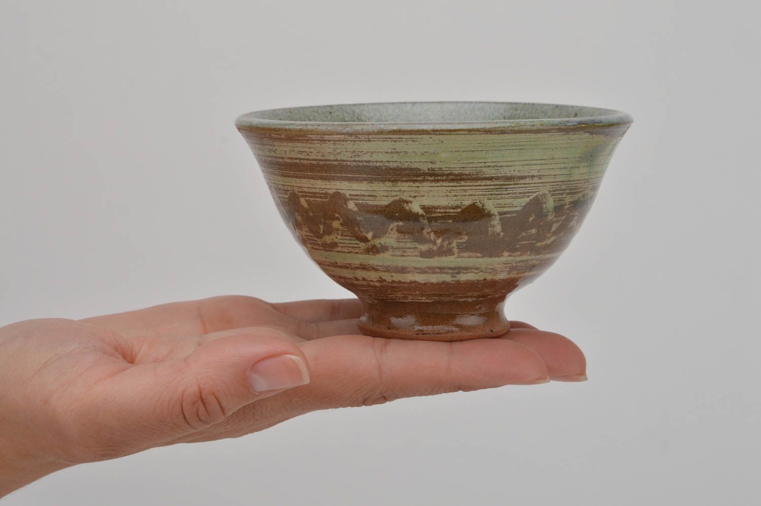 Глиняная пиала ручной лепки покрытая глазурью для чая или варенья Фисташка  фото 3