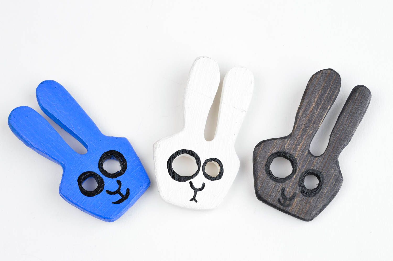 Broches artesanales de tres conejos de madera accesorios de moda regalo original foto 3