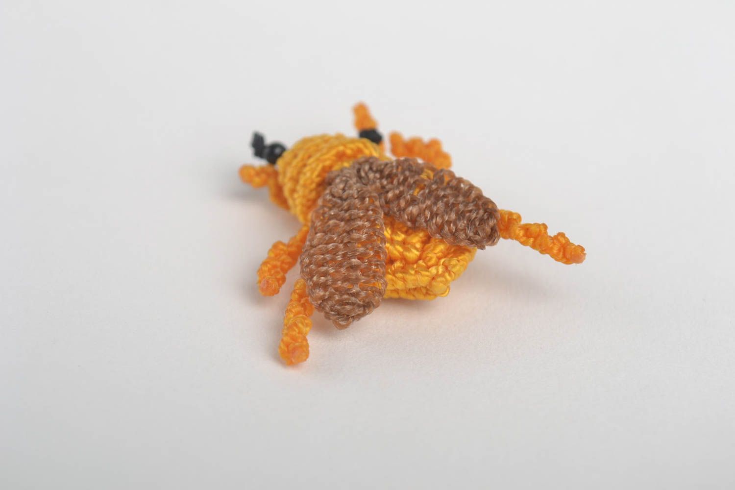 Украшения ручной работы брошь животное плетеная брошь макраме Оранжевая муха фото 4