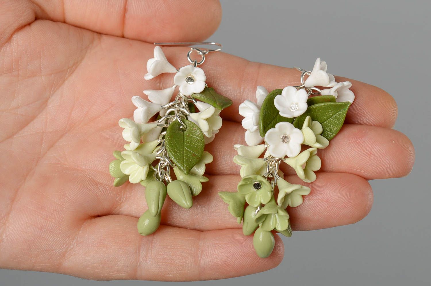 Handmade zarte lange Blumen Ohrringe Polymer Schmuck Accessoire für Frauen  foto 5
