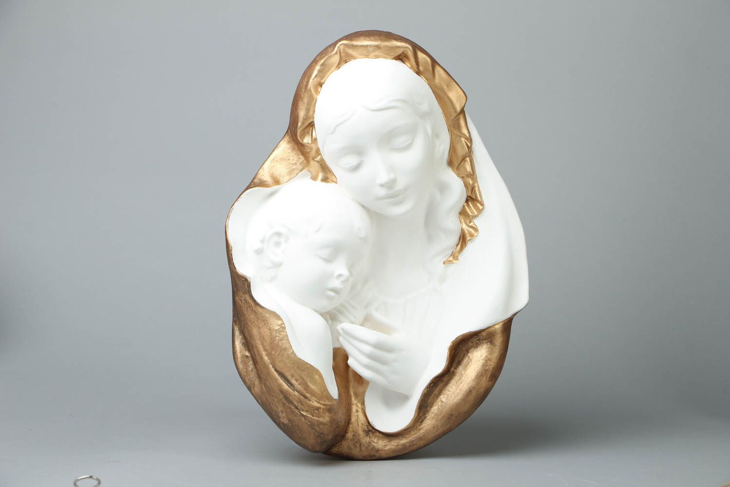 Plaster wall miniature Madonna with Baby photo 1