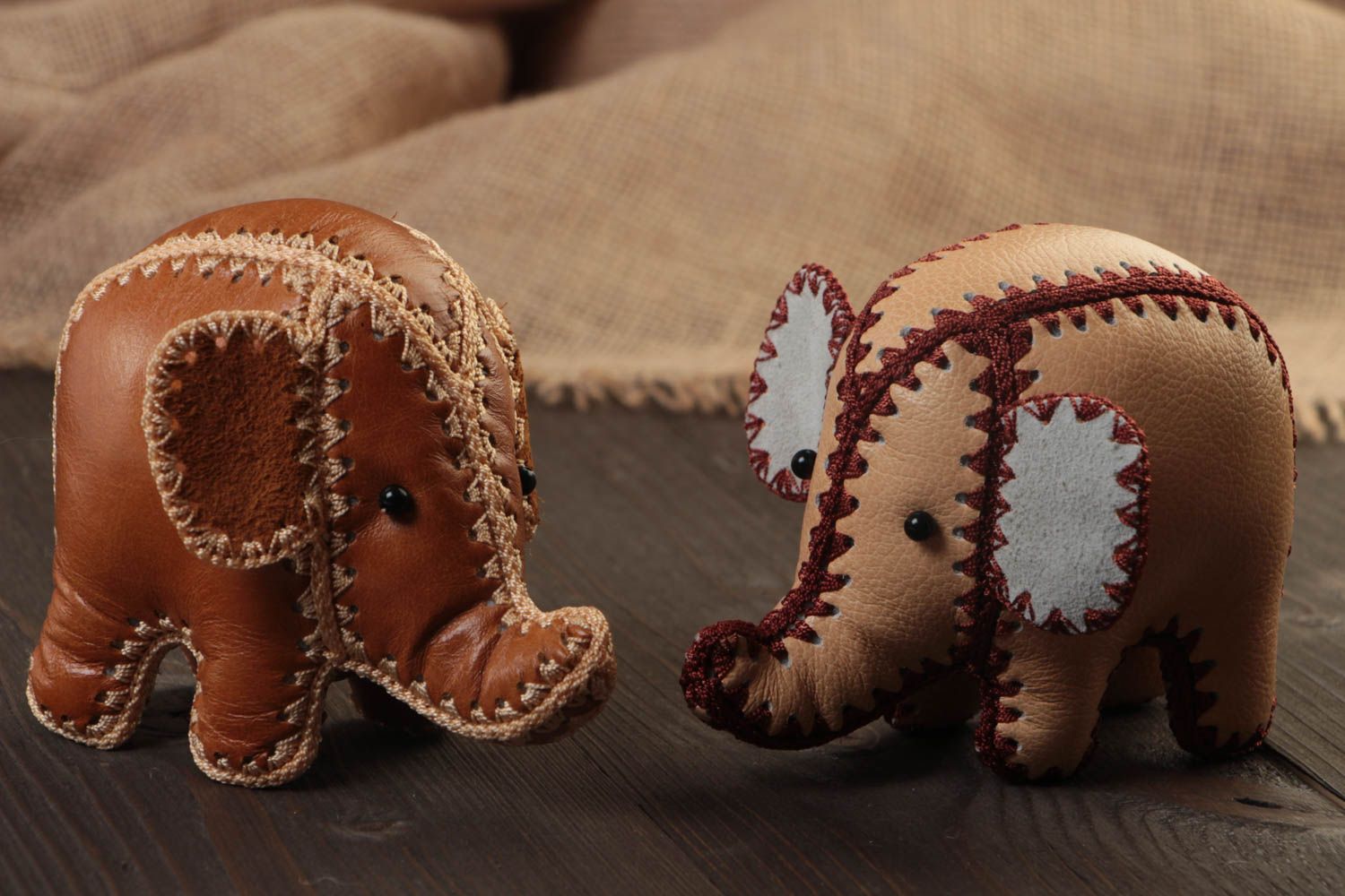 Set of 2 handmade collectible small soft toys elephants sewn of leather photo 1