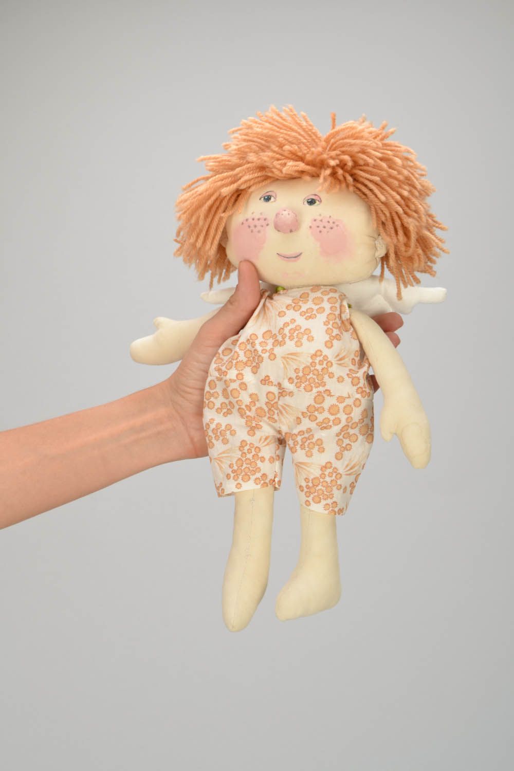 Boneca abraço feita de tecido natural e preenchida com hollowfiber Anjo sonolento foto 3