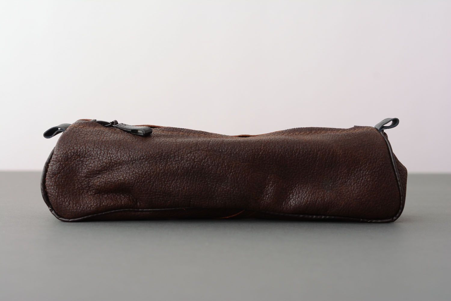 Brown leather pencil case photo 5