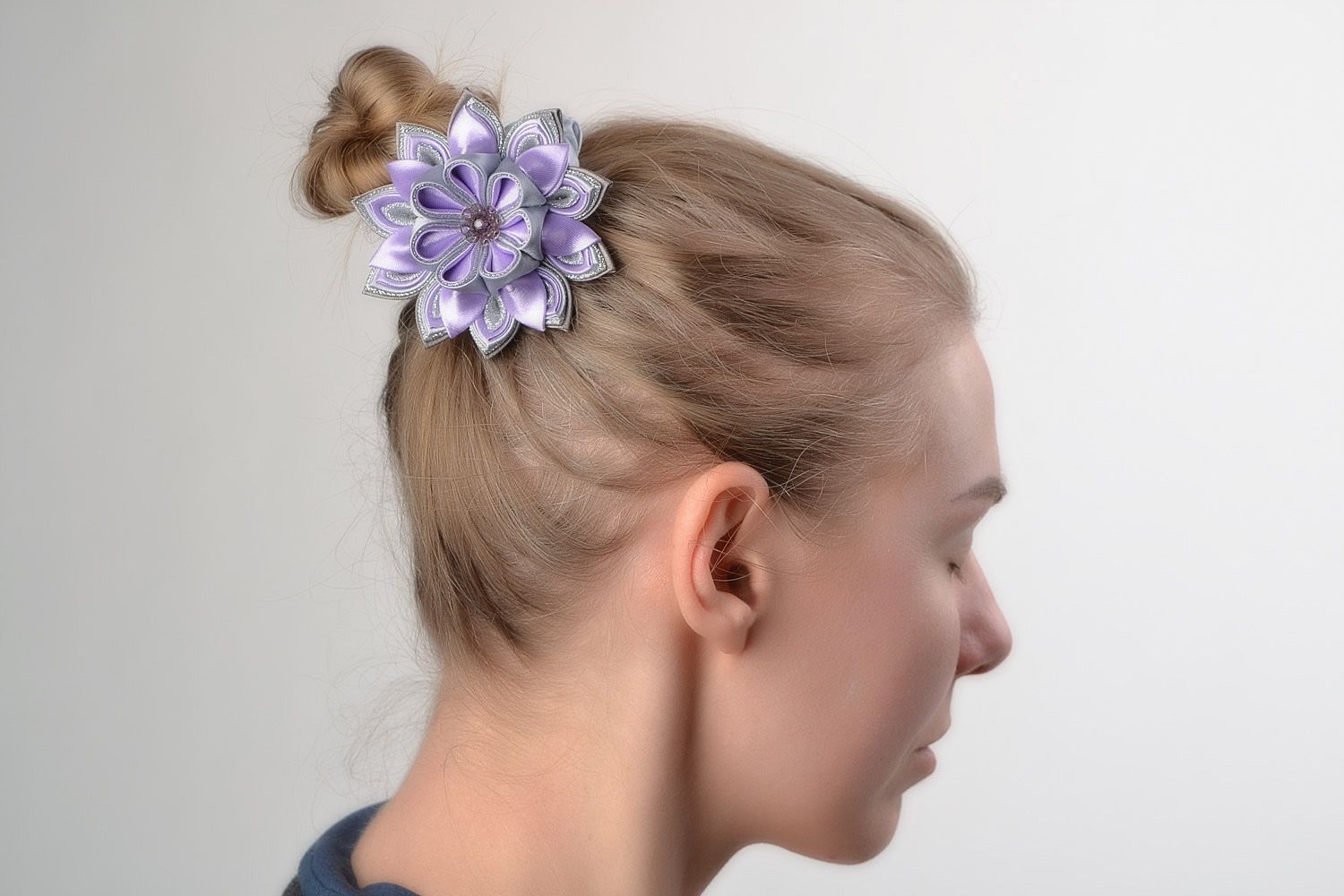 Large handmade kanzashi flower hair tie of lilac and gray colors photo 1