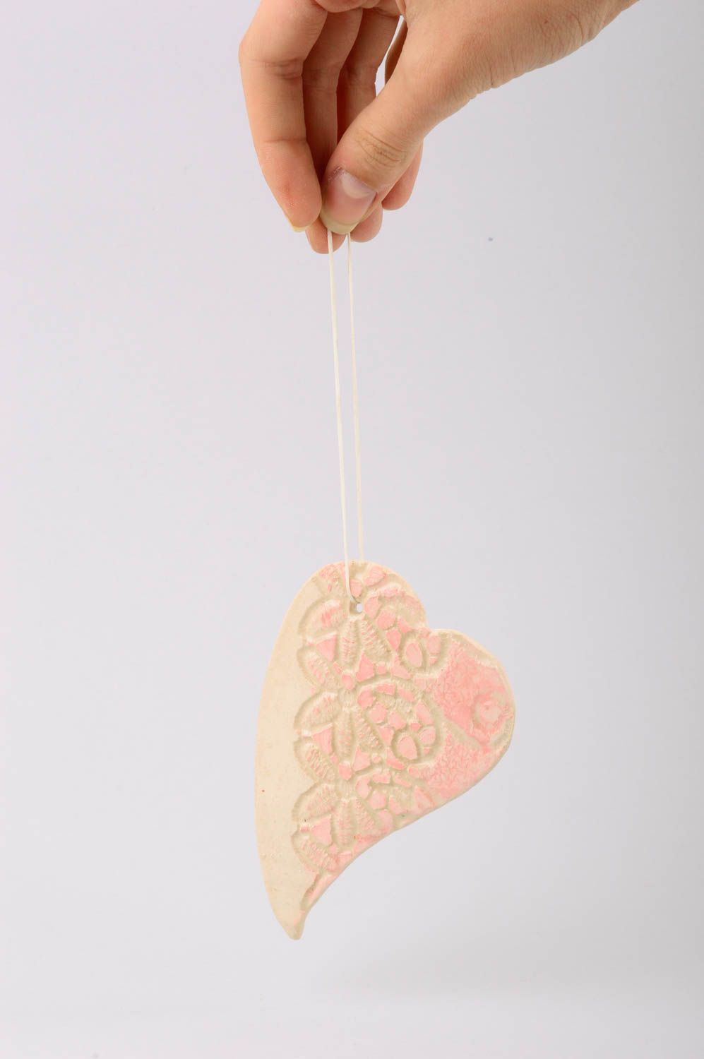 Панно на стену подарок ручной работы предмет декора из глины Розовое сердце фото 2