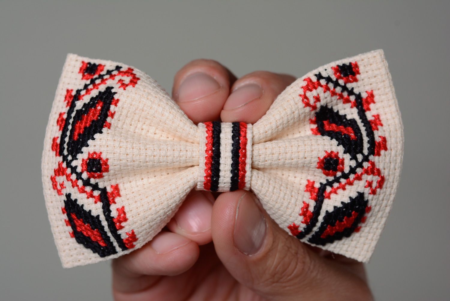 Handmade ethnic fabric bow tie with embroidery photo 4