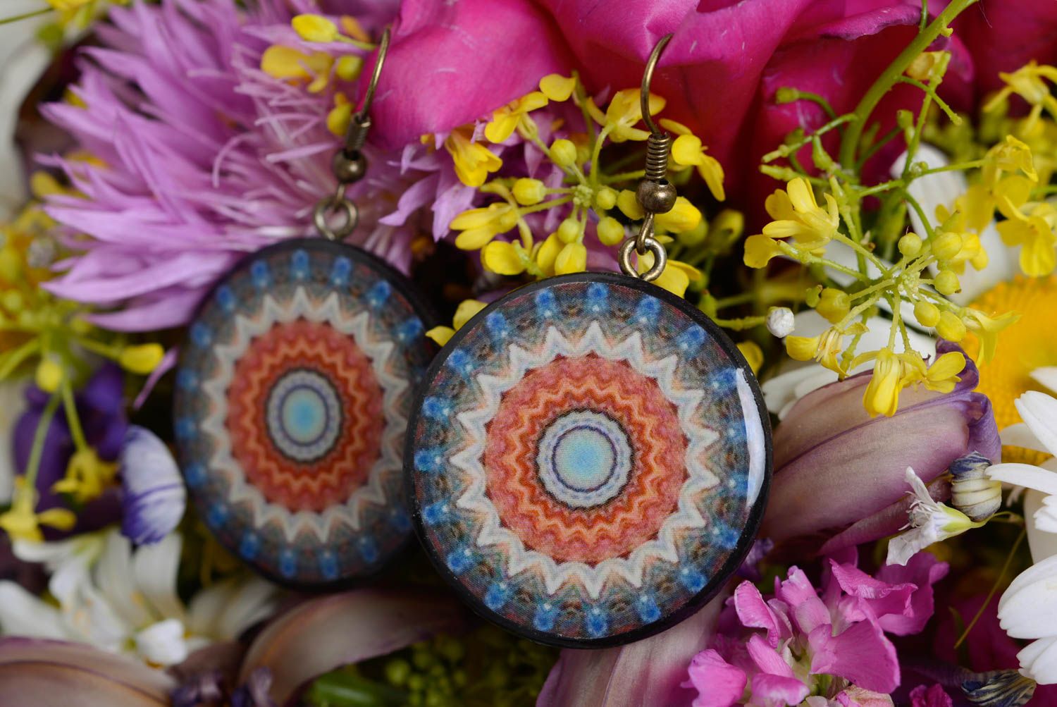 Runde Ohrringe aus Polymerton mit Anhängern Decoupage schön handmade für Frauen foto 1