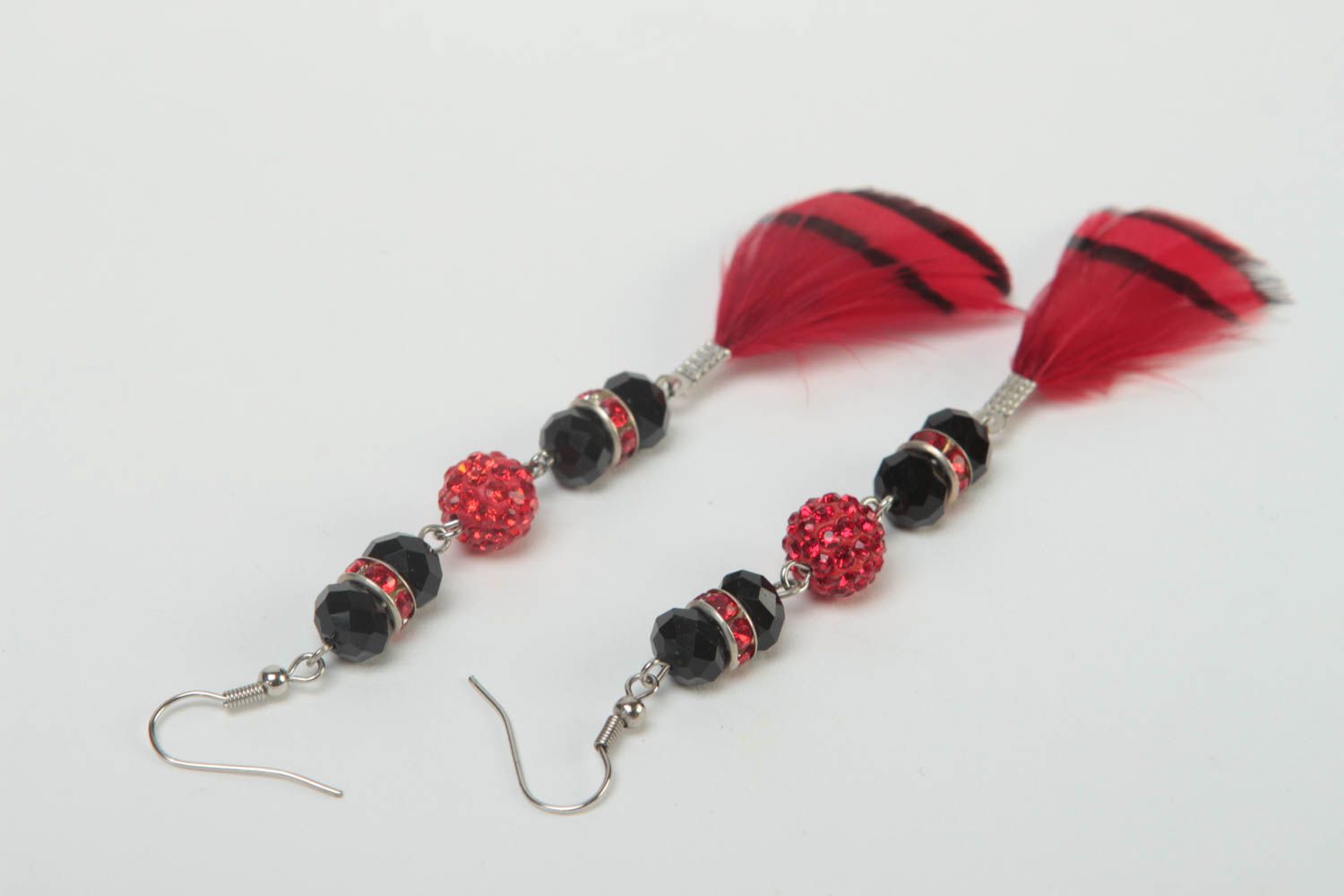 Серьги ручной работы модные серьги оригинальные серьги с перьями черно красные фото 4