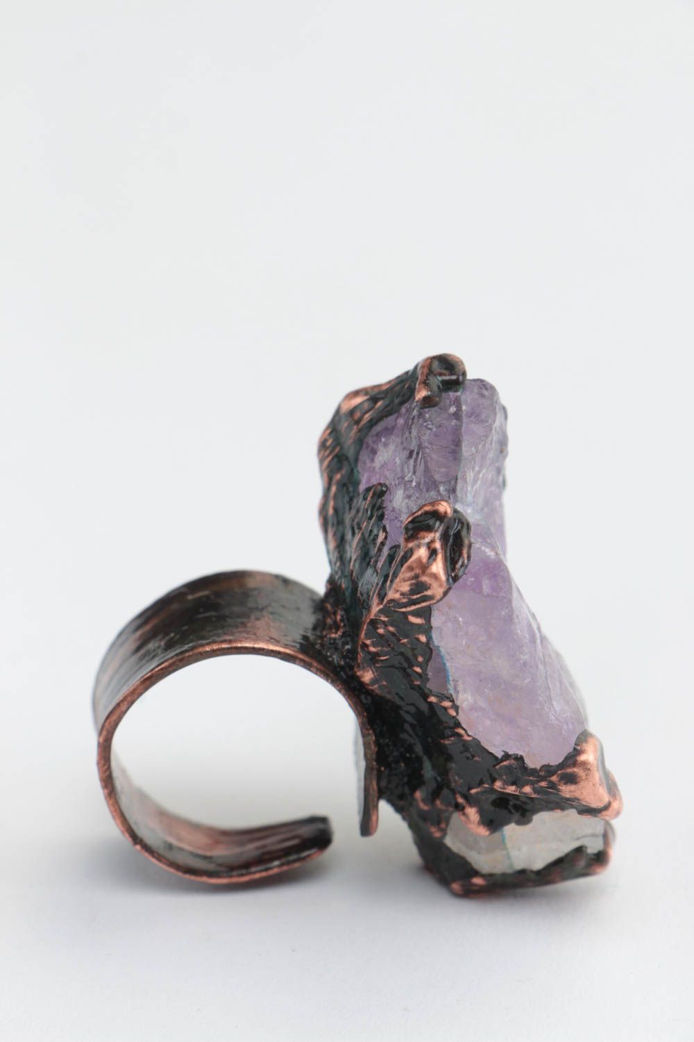 Handmade designer massive copper jewelry ring with natural violet amethyst photo 2