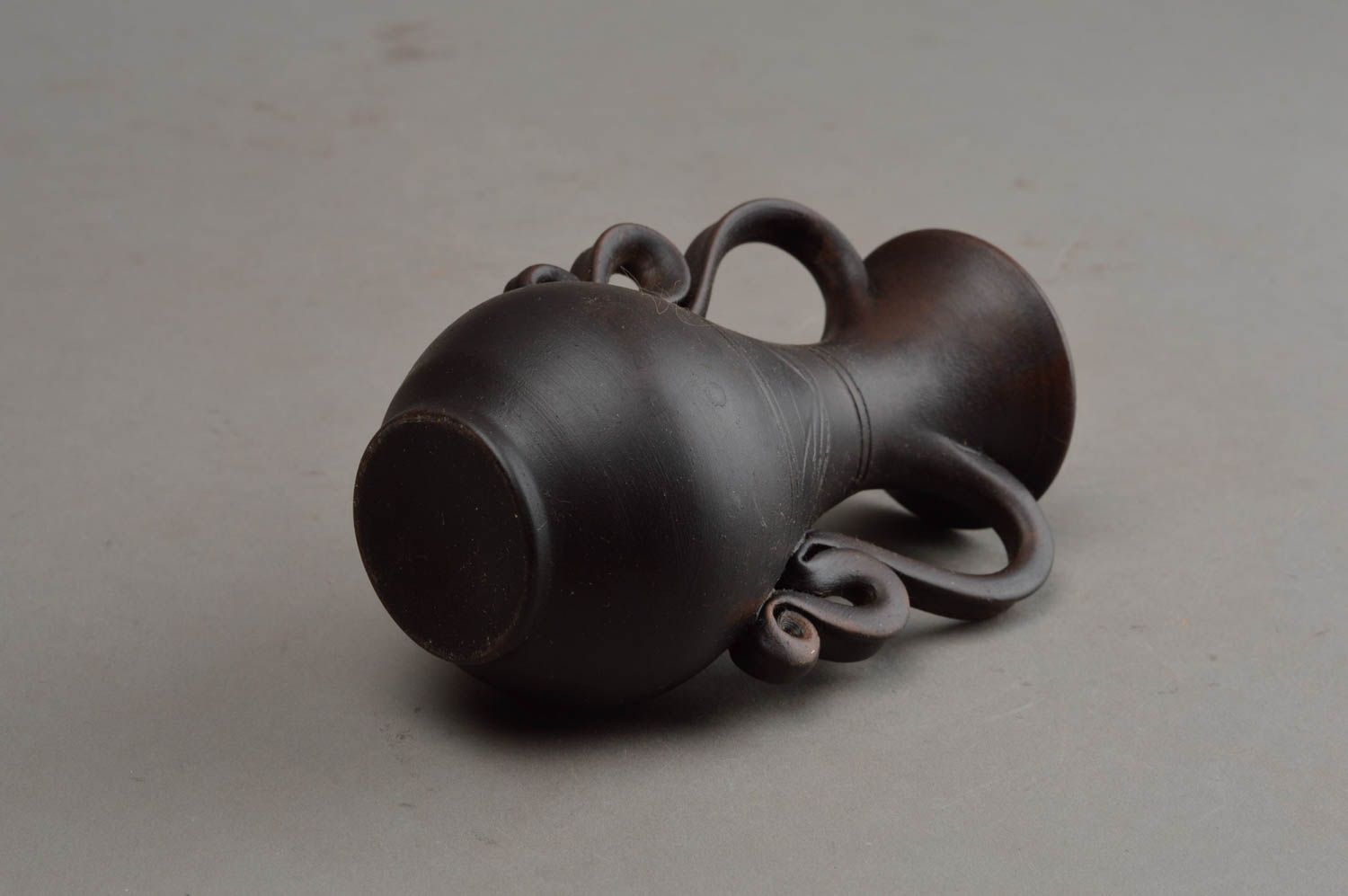 Jarro de cerámica hecho a mano accesorio de cocina decoración de interior foto 9