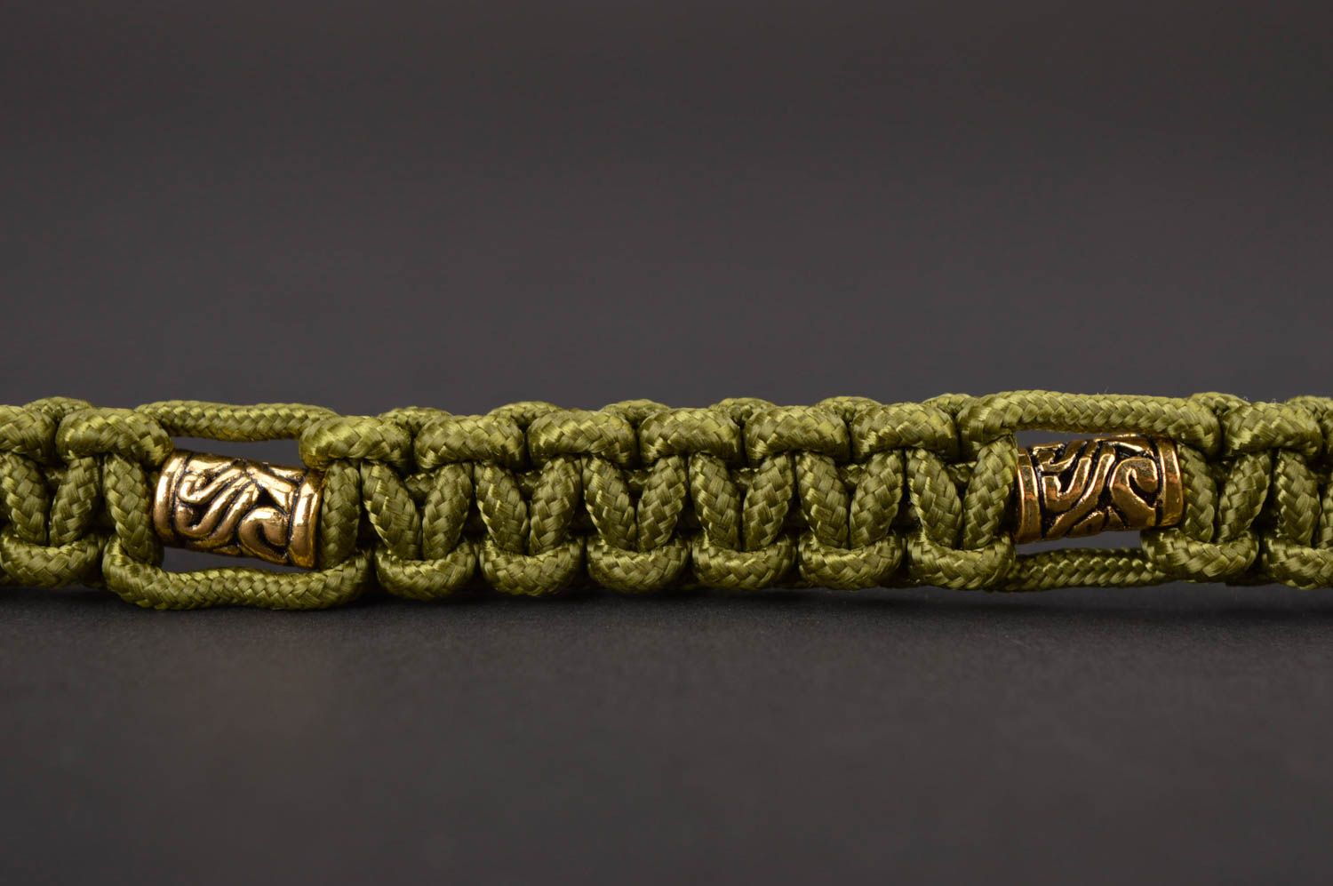 Olivgrünes Paracord Armband handmade Accessoire für Männer Survival Armband foto 4