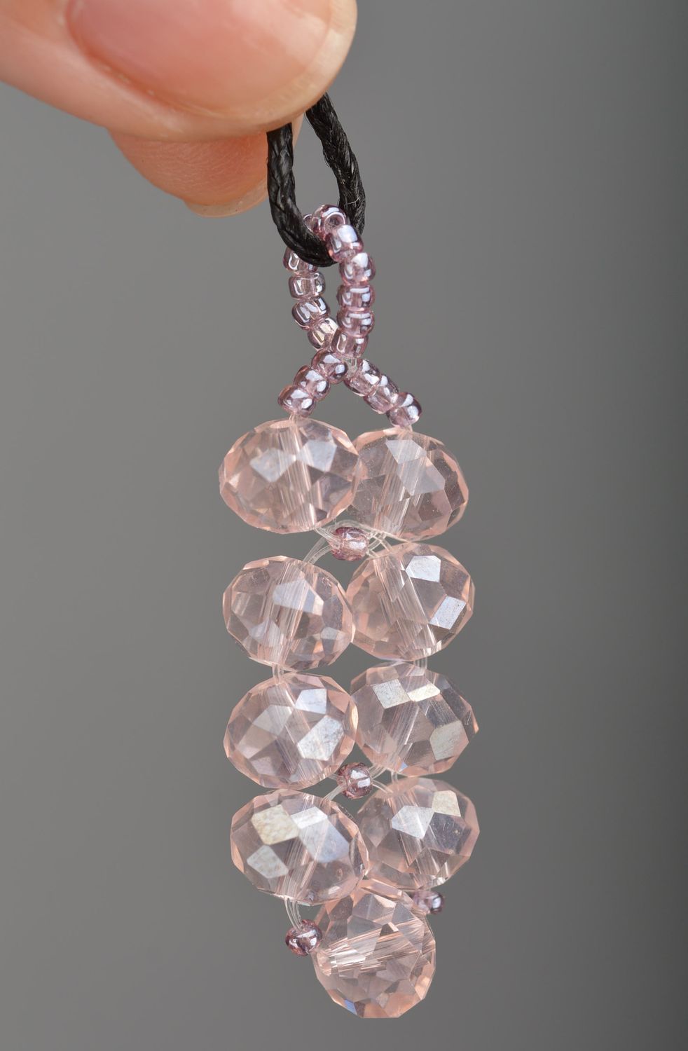 Комплект украшений в виде серег и подвески из бисера и хрусталя розовых хэндмэйд фото 3
