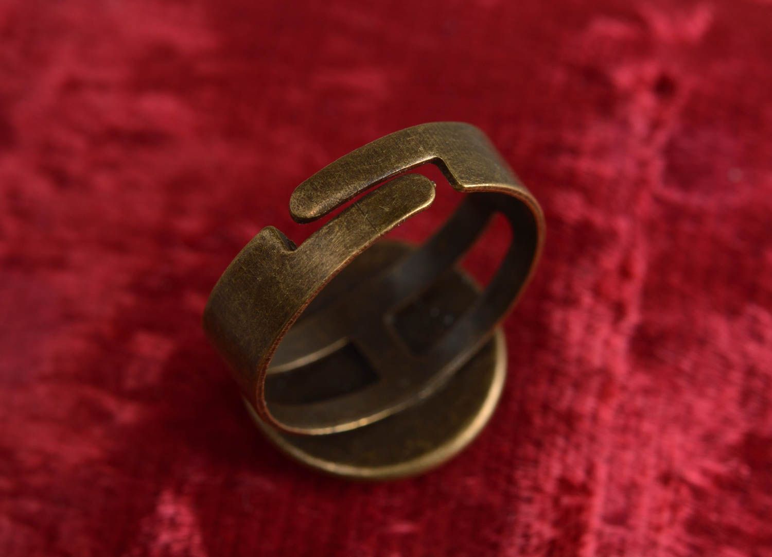 Künstlerischer Epoxidharz Ring handmade in Decoupage für Damen foto 4