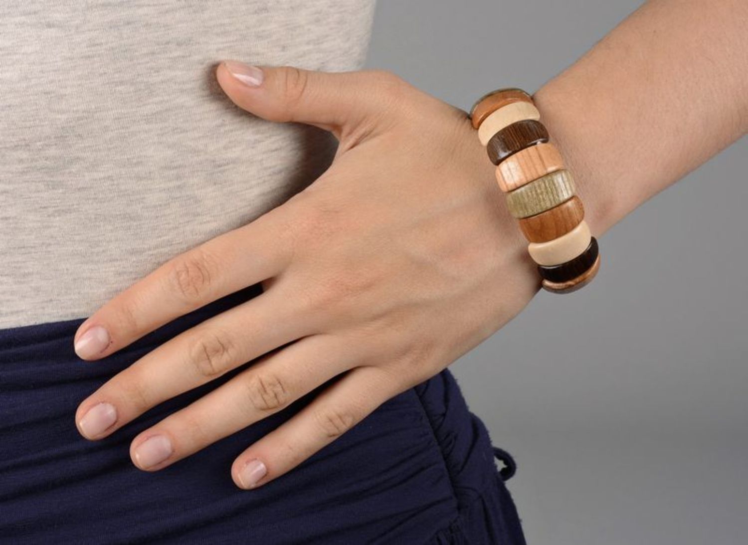 Bracciale di legno fatto a mano braccialetto chiaro braccialetto da polso
 foto 5