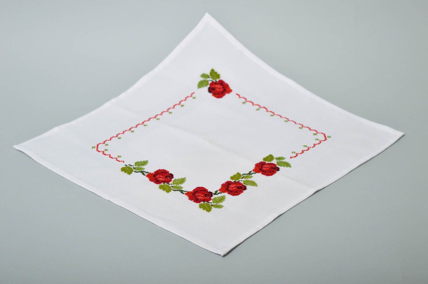 Handmade cute unusual napkin table decor ideas beautiful embroidered napkin photo 2