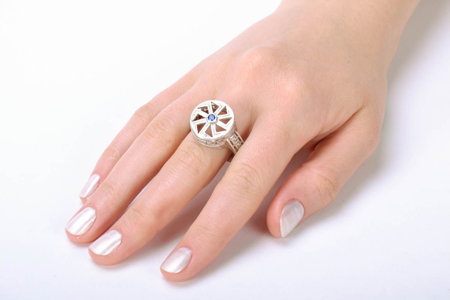 Серебряное кольцо с этническим символом фото 5
