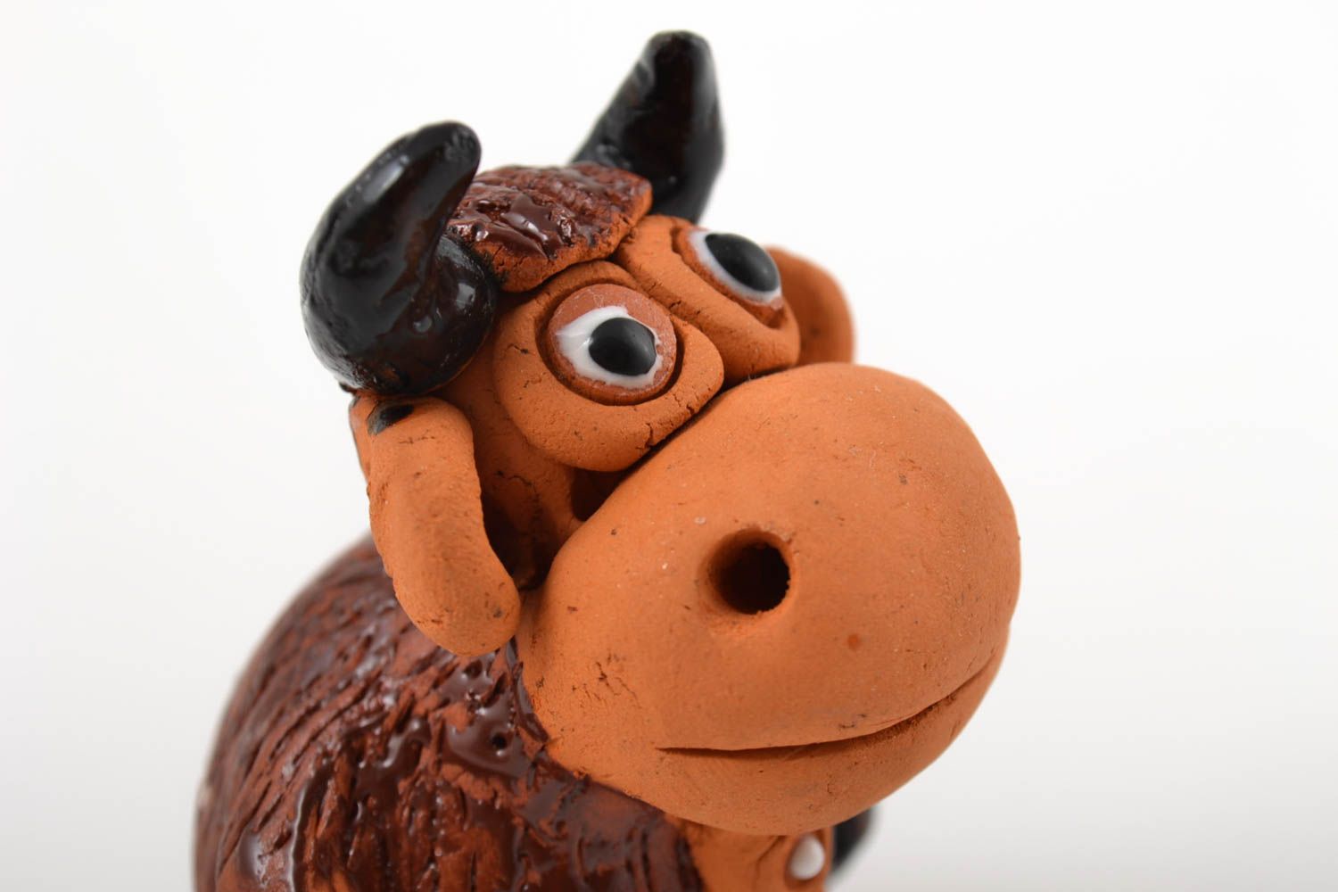 Коллекционная фигурка ручной работы статуэтка для дома игрушка из глины бычок фото 3