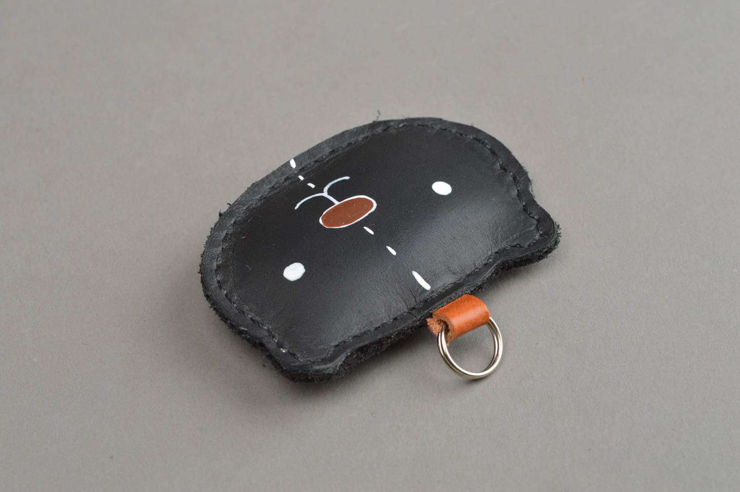 Porte-clés chat noir en vrai cuir fait main peint accessoire de créateur photo 4