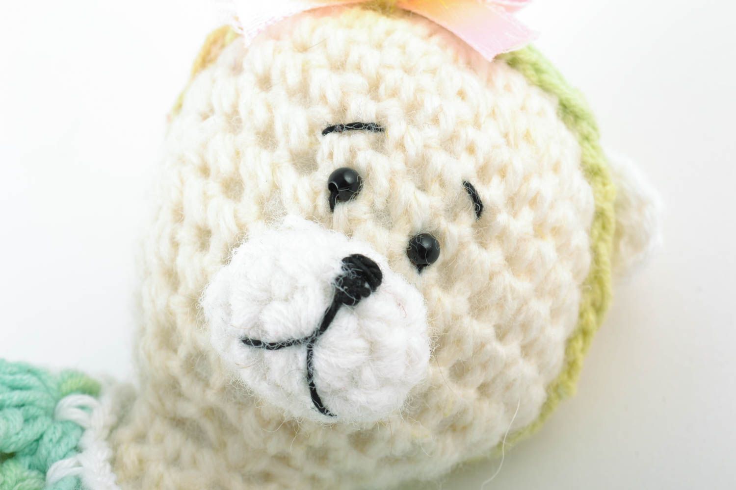 Petit jouet décoratif tricoté en laine fait main original pour enfant Ours photo 3