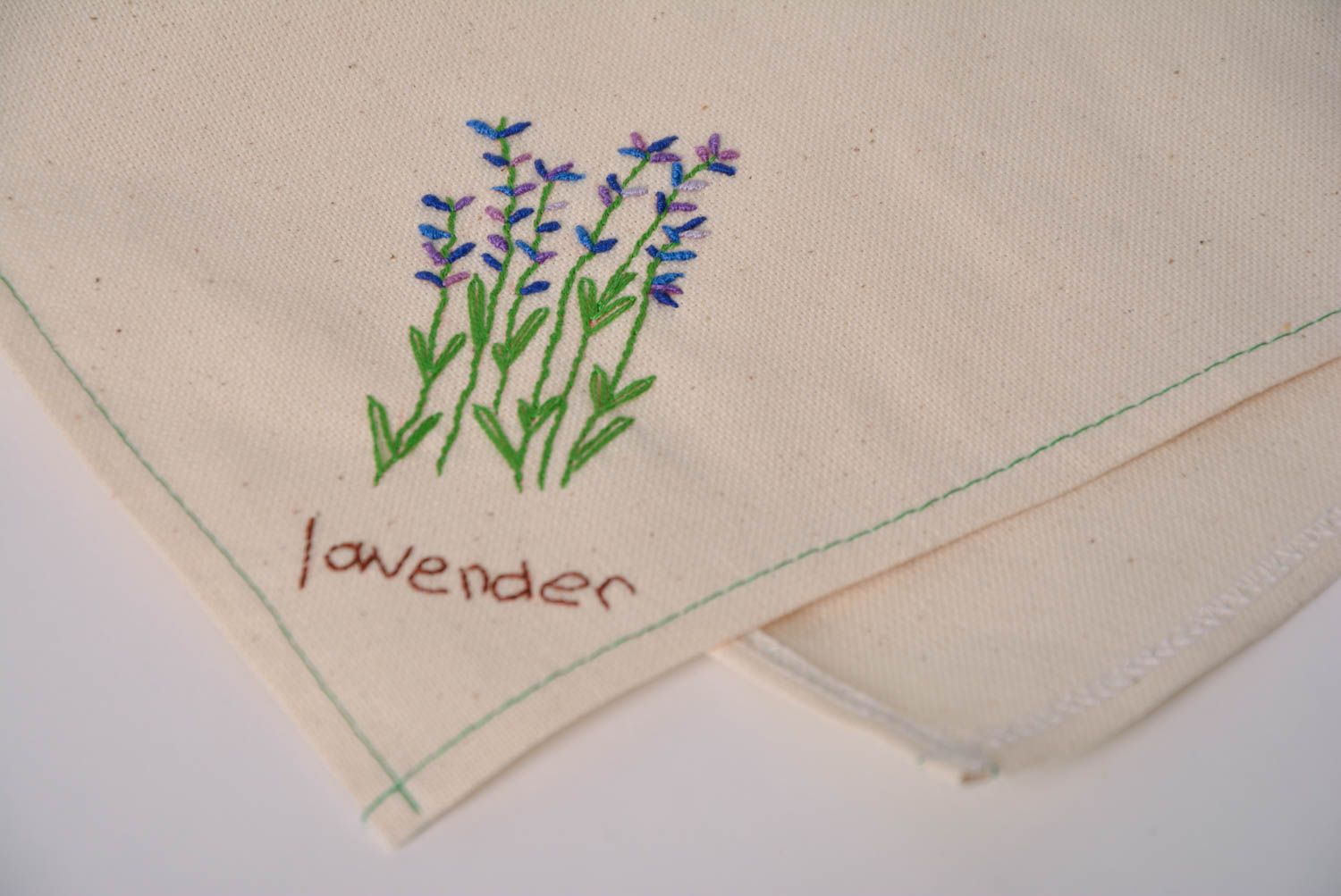 Küchen Handtuch aus Stoff von Hand bestickt mit Lavendel Muster handgemacht foto 3