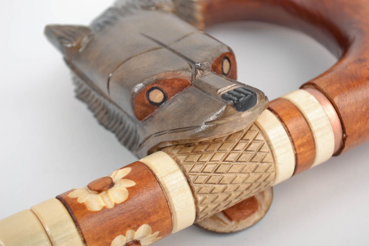 Handgemachter schöner geschnitzter Gehstock aus Holz für Herren Wolfkopf foto 2
