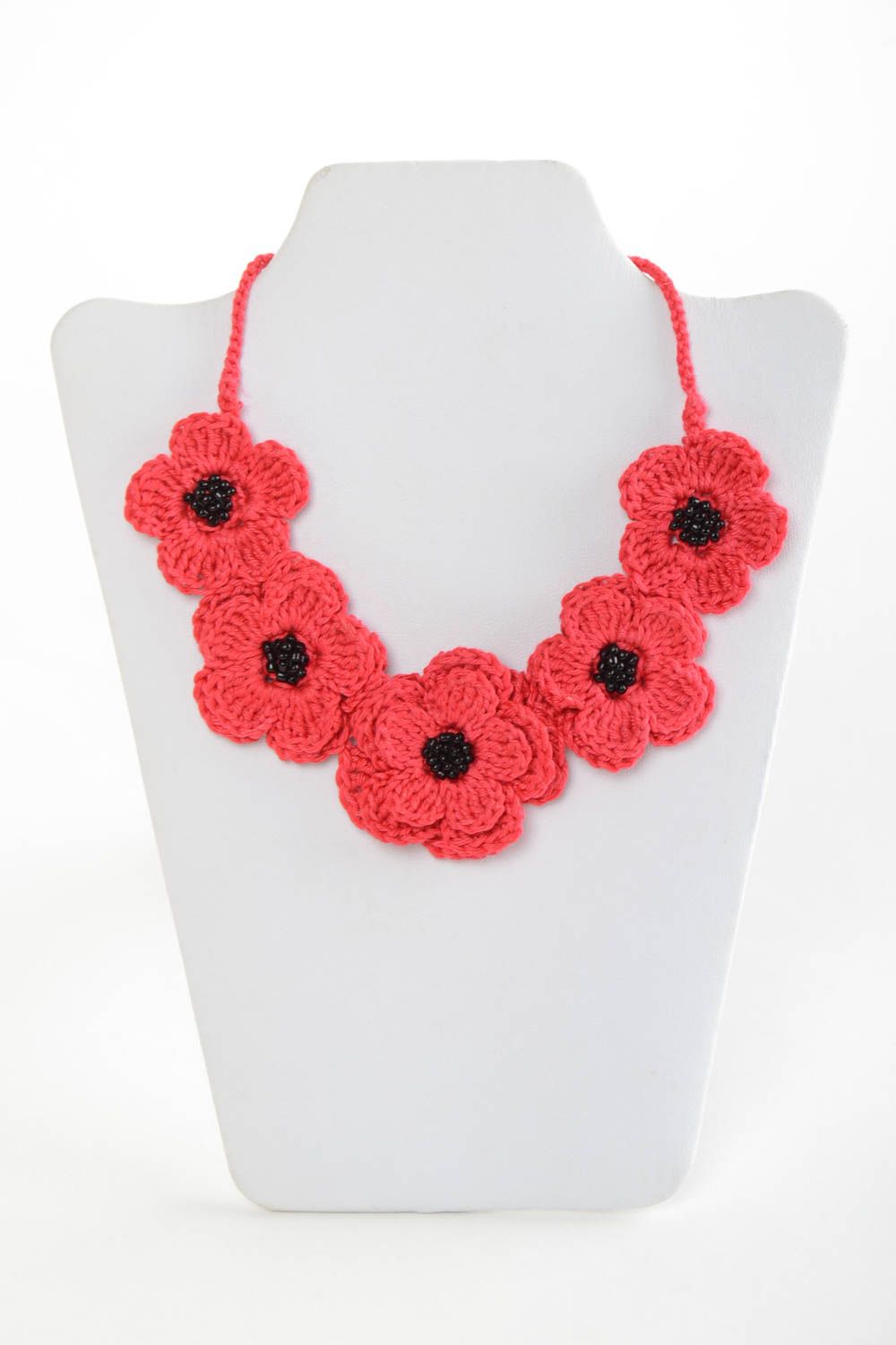 Collier fleurs tissu de coton tricoté rouge perles de rocaille boires fait main photo 1