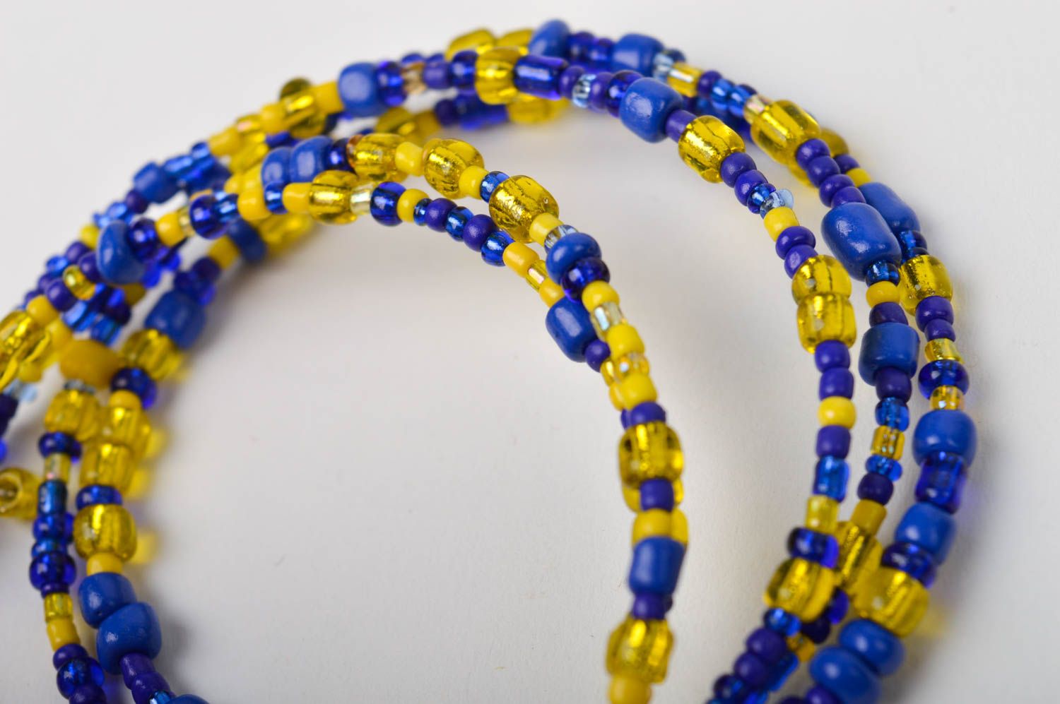 Pulsera de abalorios azules y amarillos bisutería artesanal accesorio para mujer foto 4