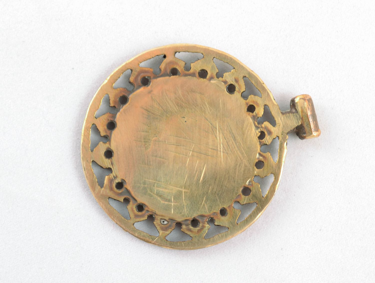 Amuleto zgard fatto a mano a forma rotonda di bronza accessorio originale  foto 2