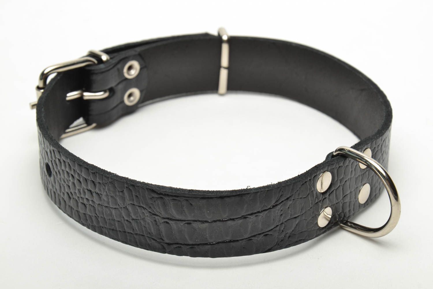 Leather dog collar with adjustable length photo 4
