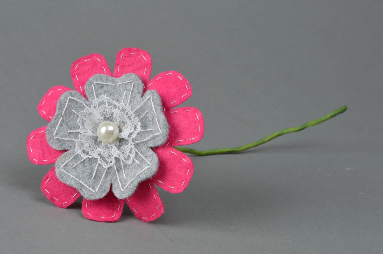 Декоративный цветок из фетра игрушка для ребенка или декора ручной работы фото 2